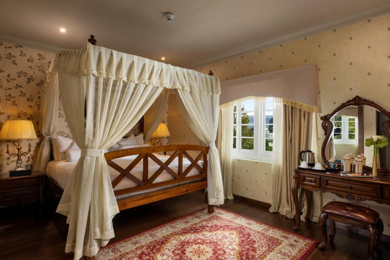 The Westbury Palace Hotel Nuwara Eliya Bagian luar foto