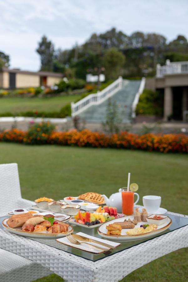 The Westbury Palace Nuwara Eliya Bagian luar foto